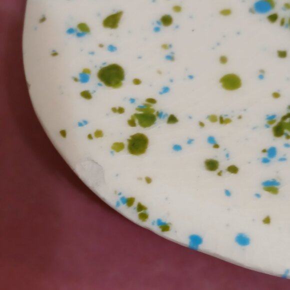 Mid-Century Ceramic Speckled Cheese Plate with Mice Figures - Picture 6 of 6